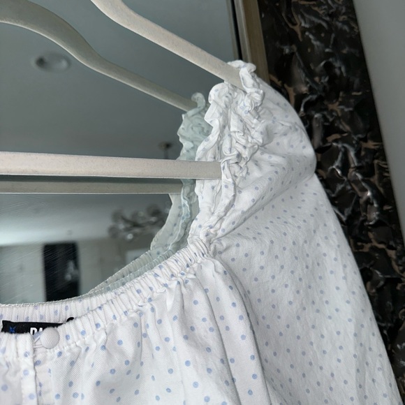 Paige🔵white blue polka dots XS cropped top with tie and buttons puffy sleeve - Picture 12 of 12